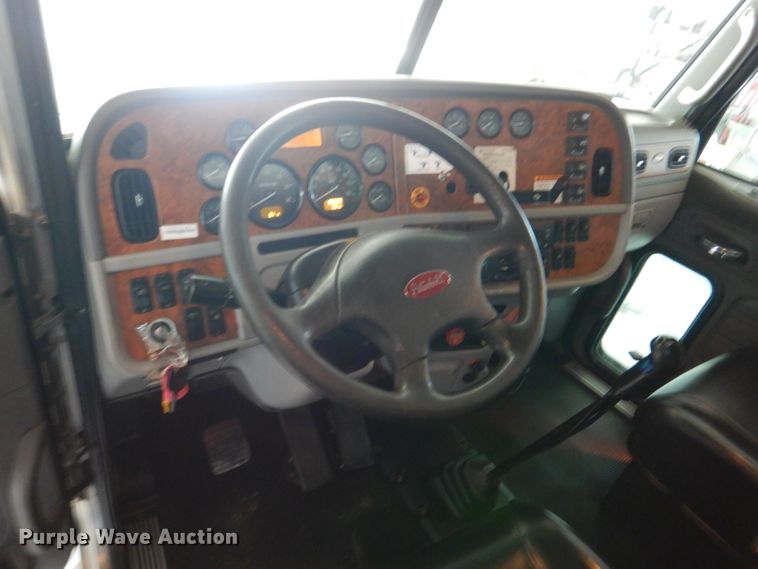image for item DL3454 2009 Peterbilt 367  semi truck