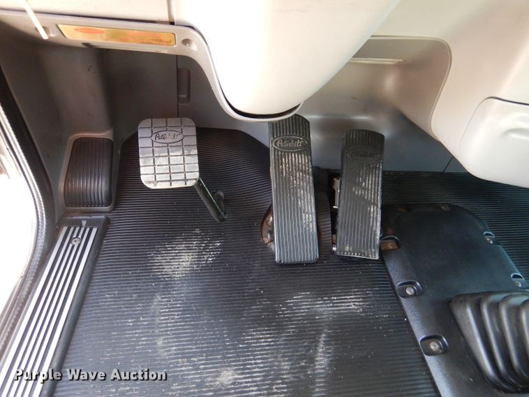 image for item DL3454 2009 Peterbilt 367  semi truck