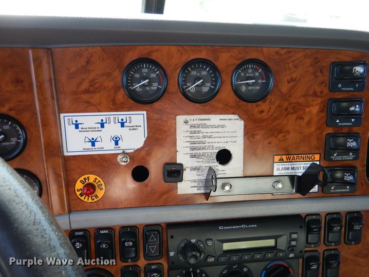 image for item DL3454 2009 Peterbilt 367  semi truck