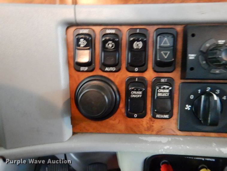 image for item DL3454 2009 Peterbilt 367  semi truck