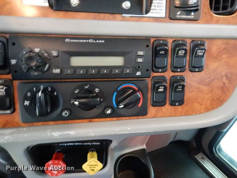 image for item DL3454 2009 Peterbilt 367  semi truck