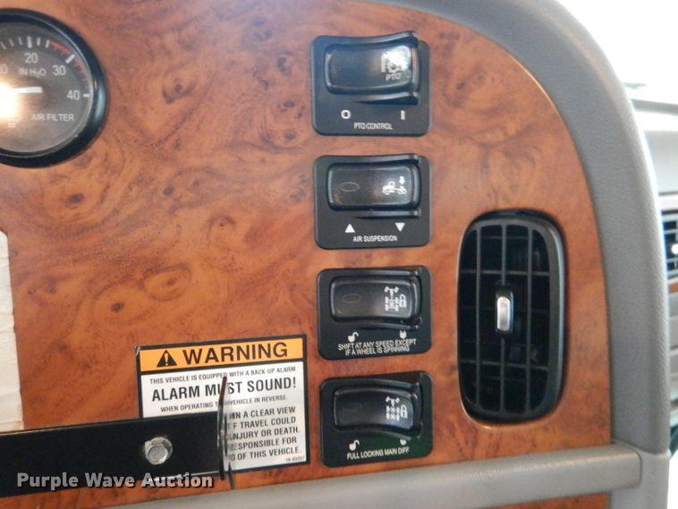 image for item DL3454 2009 Peterbilt 367  semi truck