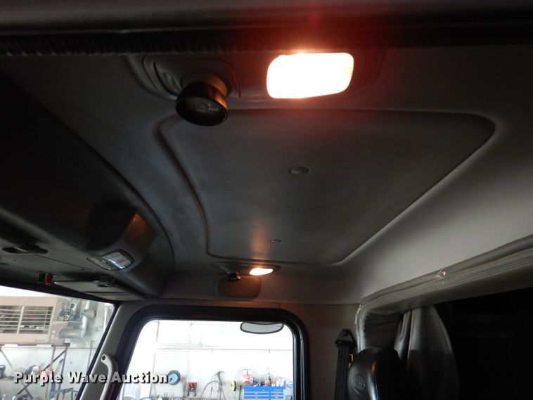 image for item DL3454 2009 Peterbilt 367  semi truck