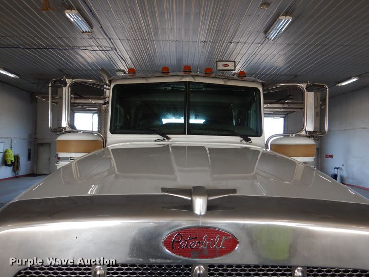image for item DL3454 2009 Peterbilt 367  semi truck