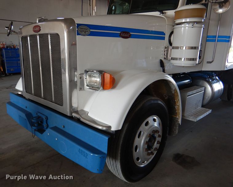 image for item DL3454 2009 Peterbilt 367  semi truck