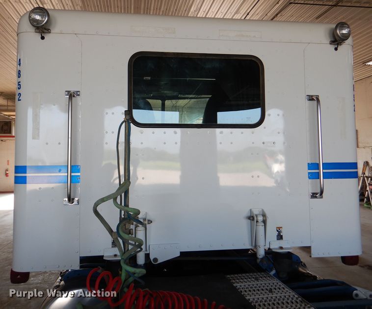 image for item DL3454 2009 Peterbilt 367  semi truck