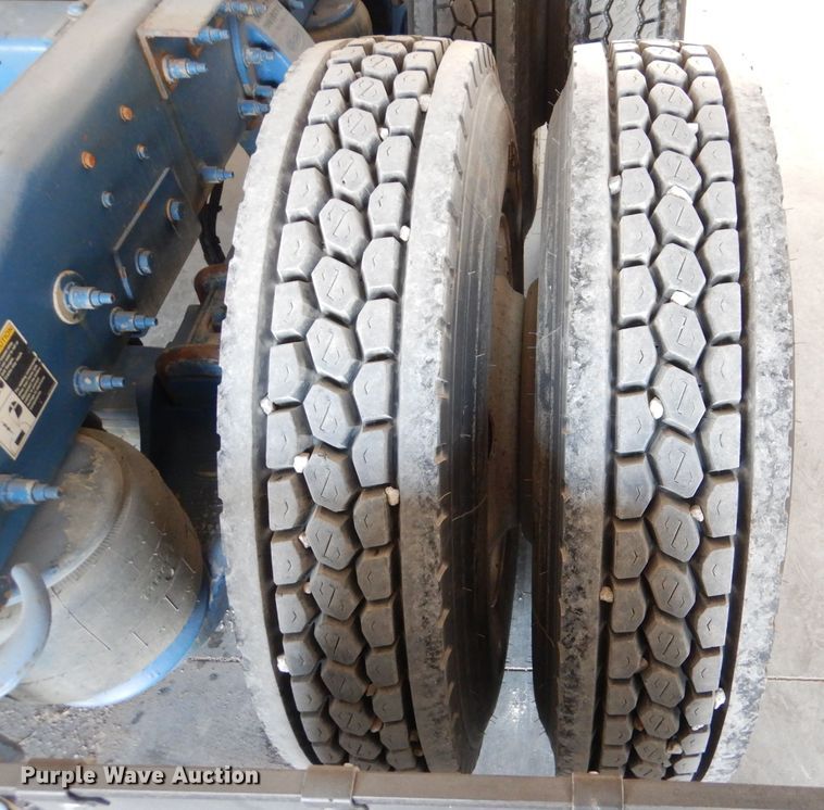 image for item DL3454 2009 Peterbilt 367  semi truck