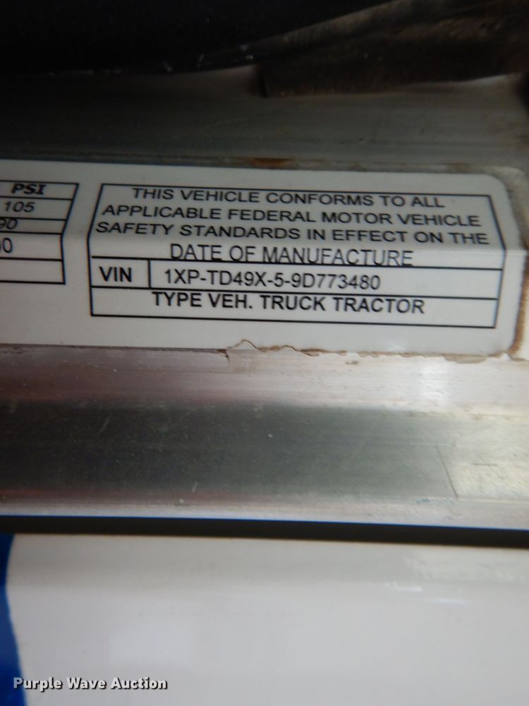 image for item DL3454 2009 Peterbilt 367  semi truck