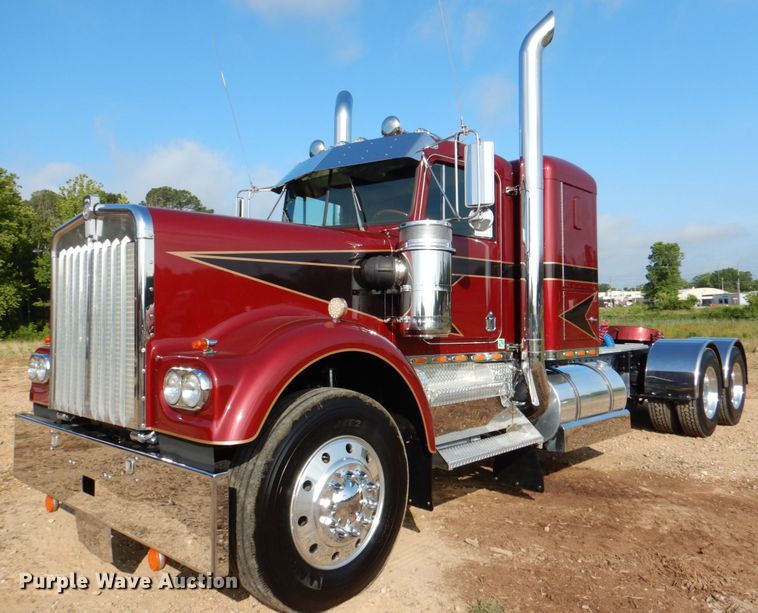 image for item DM3895 1981 Kenworth W900  semi truck