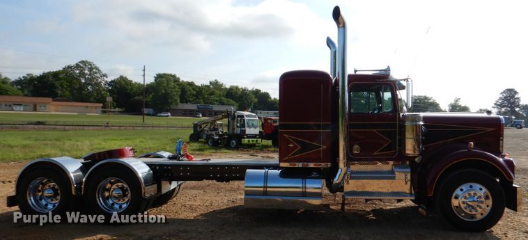 image for item DM3895 1981 Kenworth W900  semi truck