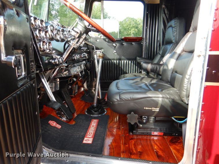 image for item DM3895 1981 Kenworth W900  semi truck