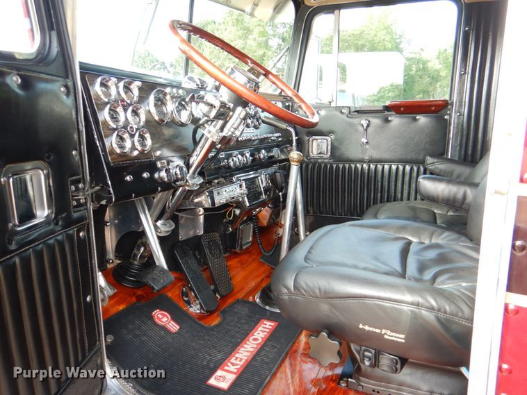 image for item DM3895 1981 Kenworth W900  semi truck