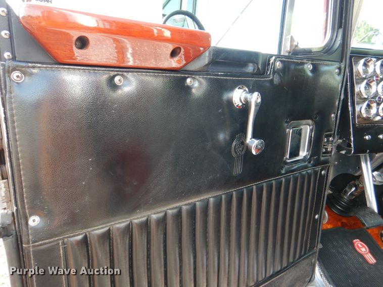 image for item DM3895 1981 Kenworth W900  semi truck