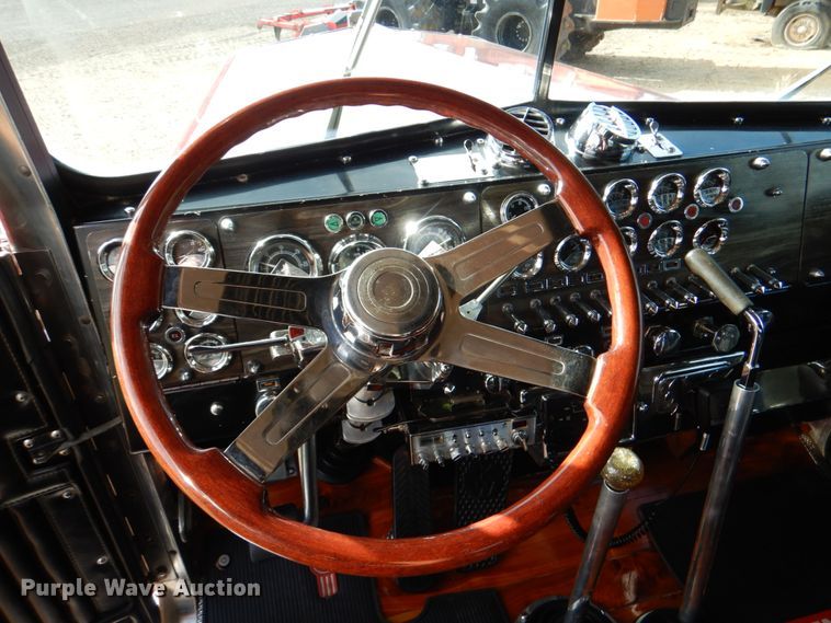 image for item DM3895 1981 Kenworth W900  semi truck