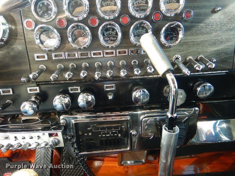 image for item DM3895 1981 Kenworth W900  semi truck