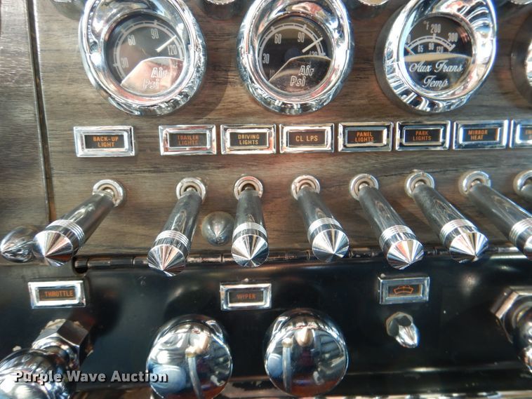 image for item DM3895 1981 Kenworth W900  semi truck