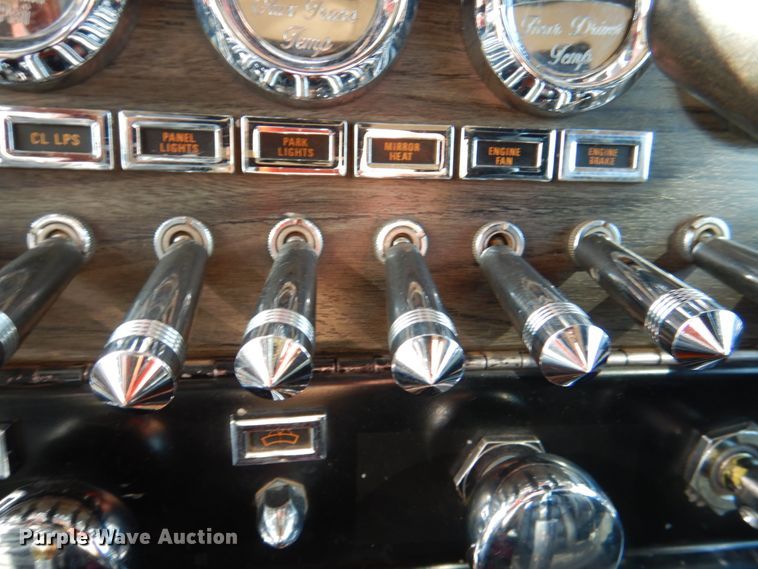 image for item DM3895 1981 Kenworth W900  semi truck