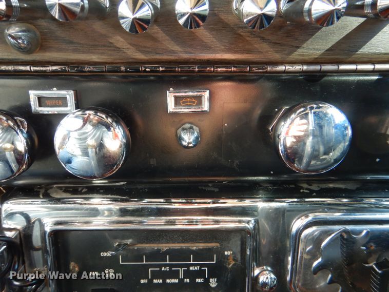 image for item DM3895 1981 Kenworth W900  semi truck