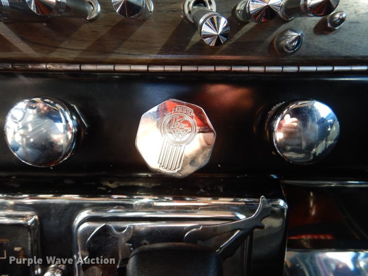 image for item DM3895 1981 Kenworth W900  semi truck