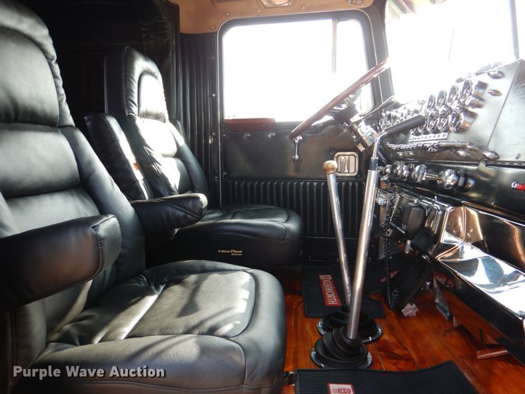 image for item DM3895 1981 Kenworth W900  semi truck