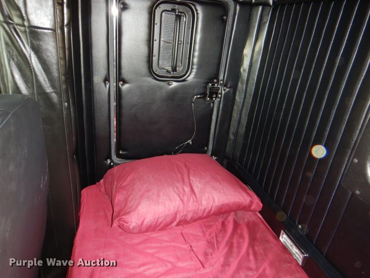 image for item DM3895 1981 Kenworth W900  semi truck