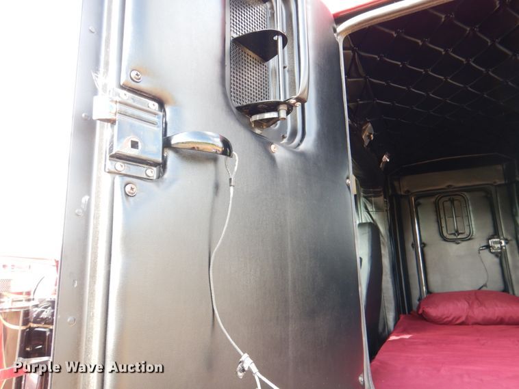 image for item DM3895 1981 Kenworth W900  semi truck