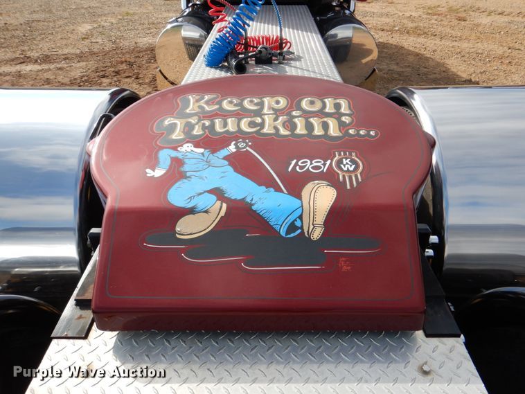 image for item DM3895 1981 Kenworth W900  semi truck