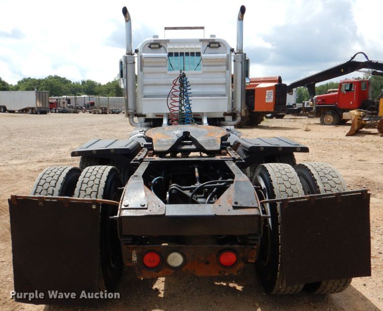 image for item DM3898 2006 Mack CV713  semi truck