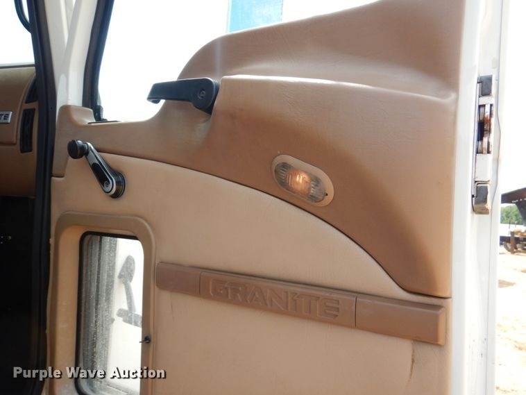 image for item DM3898 2006 Mack CV713  semi truck