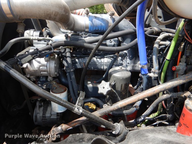 image for item DM3898 2006 Mack CV713  semi truck