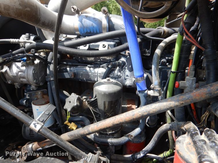 image for item DM3898 2006 Mack CV713  semi truck