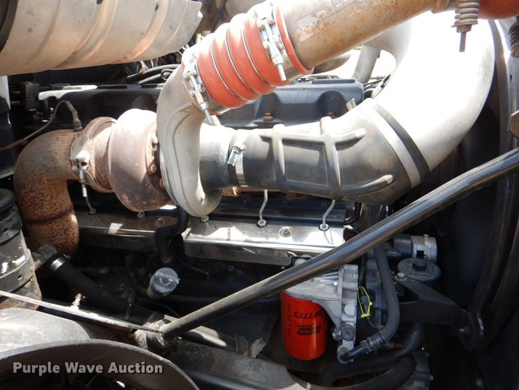 image for item DM3898 2006 Mack CV713  semi truck