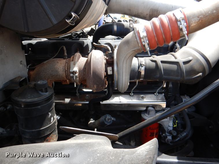 image for item DM3898 2006 Mack CV713  semi truck