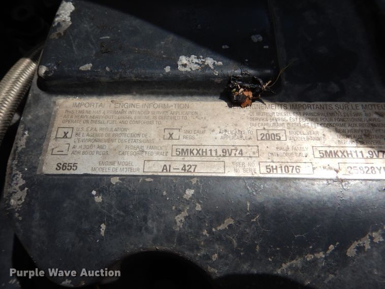 image for item DM3898 2006 Mack CV713  semi truck