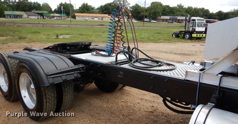 image for item DM3898 2006 Mack CV713  semi truck