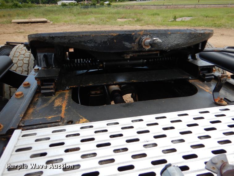 image for item DM3898 2006 Mack CV713  semi truck