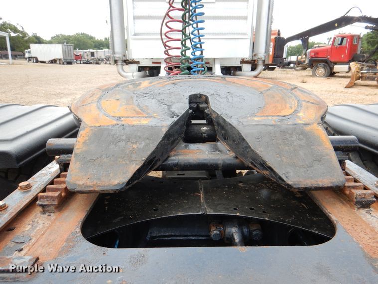 image for item DM3898 2006 Mack CV713  semi truck