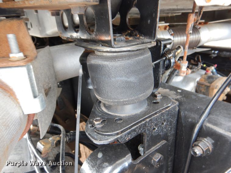 image for item DM3898 2006 Mack CV713  semi truck