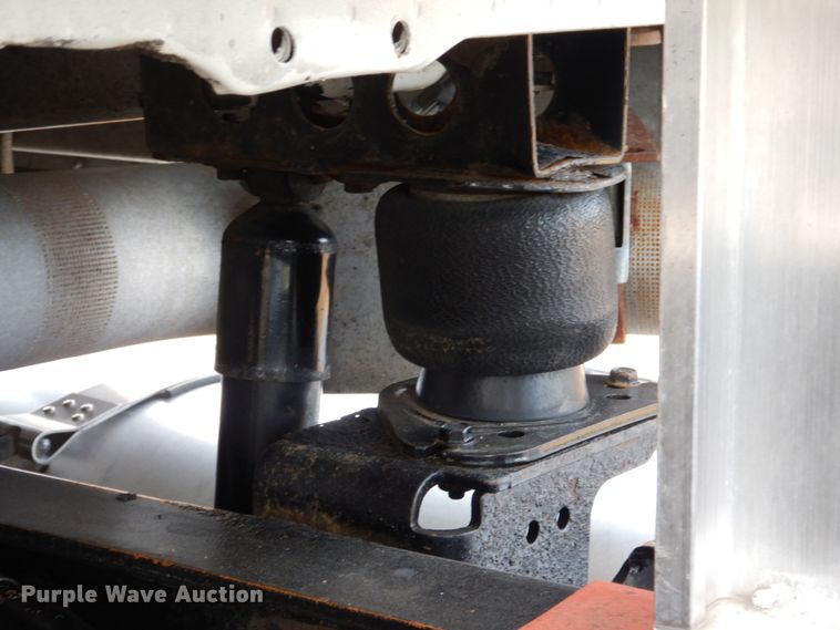 image for item DM3898 2006 Mack CV713  semi truck