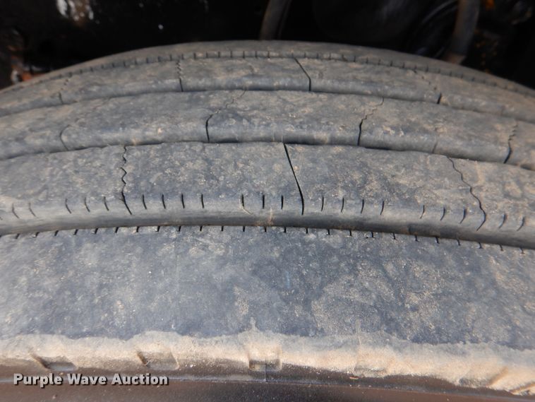 image for item DM3898 2006 Mack CV713  semi truck