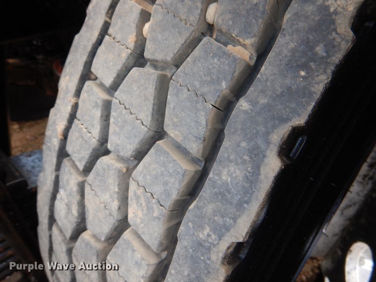 image for item DM3898 2006 Mack CV713  semi truck