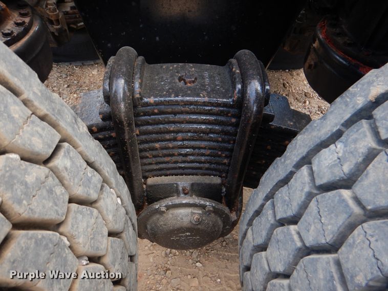 image for item DM3898 2006 Mack CV713  semi truck