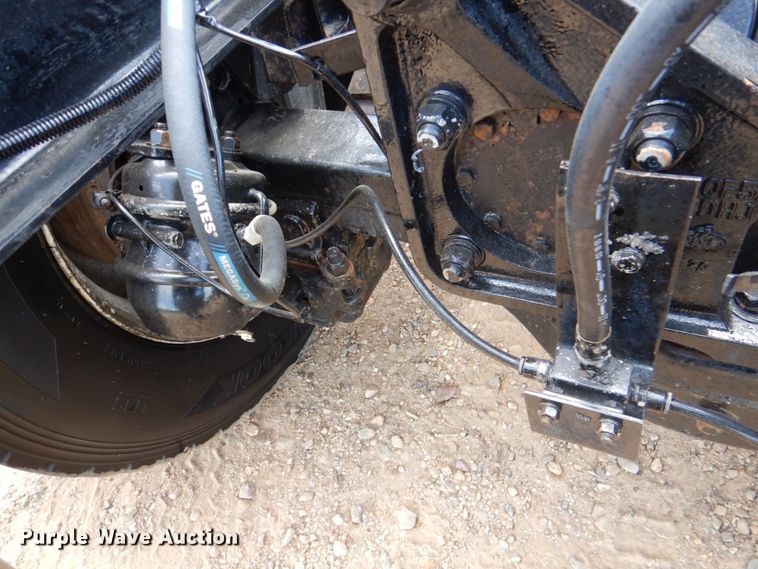 image for item DM3898 2006 Mack CV713  semi truck