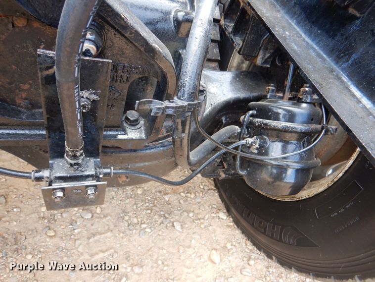 image for item DM3898 2006 Mack CV713  semi truck