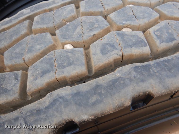 image for item DM3898 2006 Mack CV713  semi truck