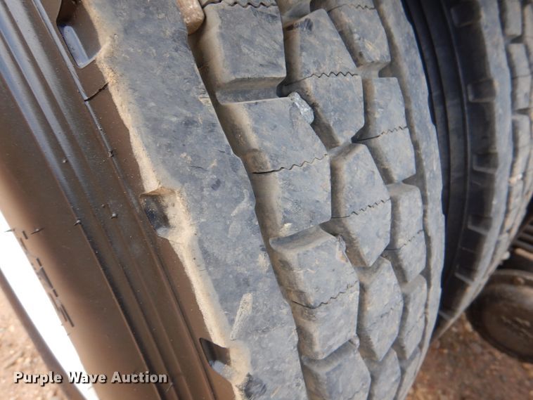 image for item DM3898 2006 Mack CV713  semi truck