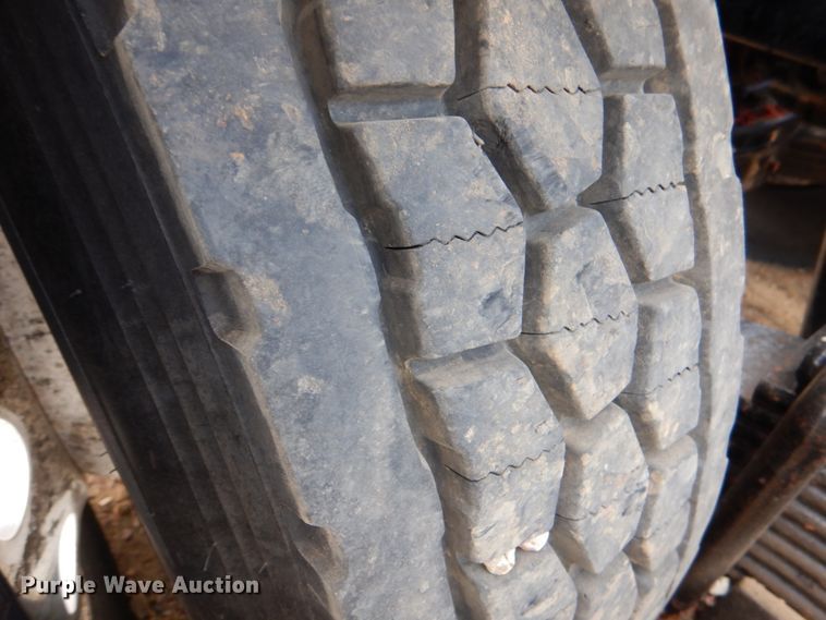 image for item DM3898 2006 Mack CV713  semi truck