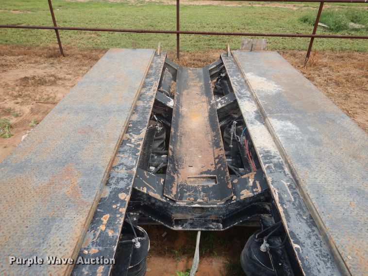 image for item DM6246 2008 Fontaine Magnitude  lowboy equipment trailer