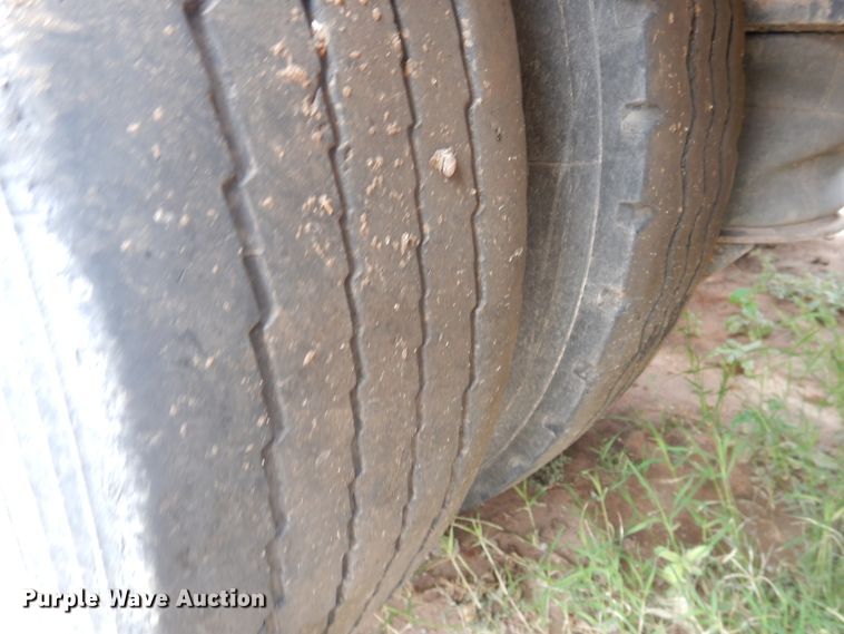 image for item DM6246 2008 Fontaine Magnitude  lowboy equipment trailer