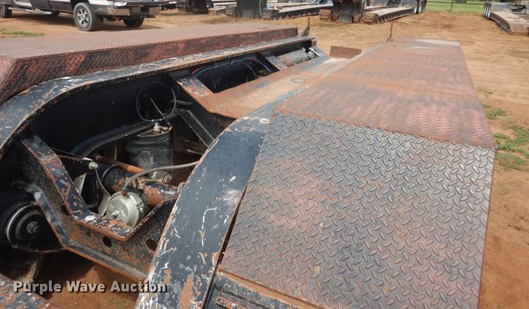 image for item DM6247 2005 Fontaine TA51H  lowboy equipment trailer